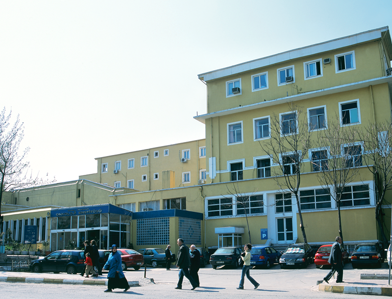 İstanbul Üniversitesi Çapa Tıp Fakültesi Onkoloji Klinik Binası