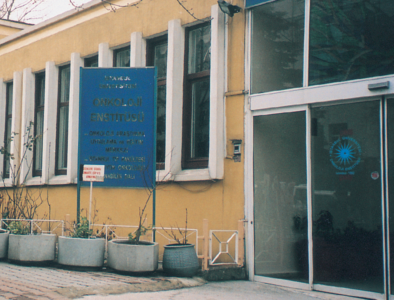 İstanbul Üniversitesi Çapa Tıp Fakültesi Onkoloji Klinik Binası